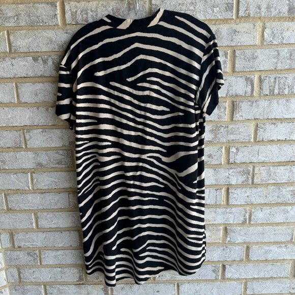 H & M Zebra Print Shift Dress Cap Sleeve V Neck Women's Size 4. - Picture 2 of 7